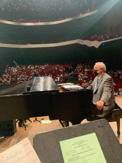 Piano/Audience in Allentown PA.